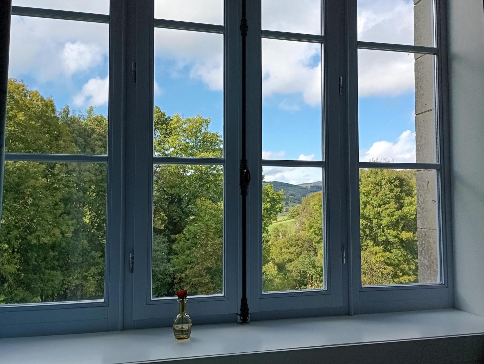 L' Ancienne Ecole Du Morvan Larochemillay Экстерьер фото