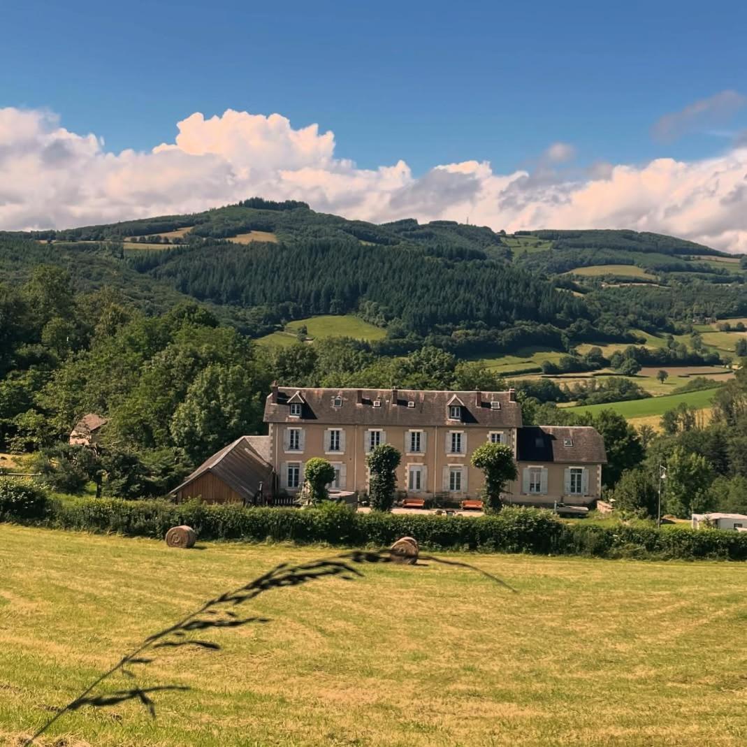 L' Ancienne Ecole Du Morvan Larochemillay Экстерьер фото