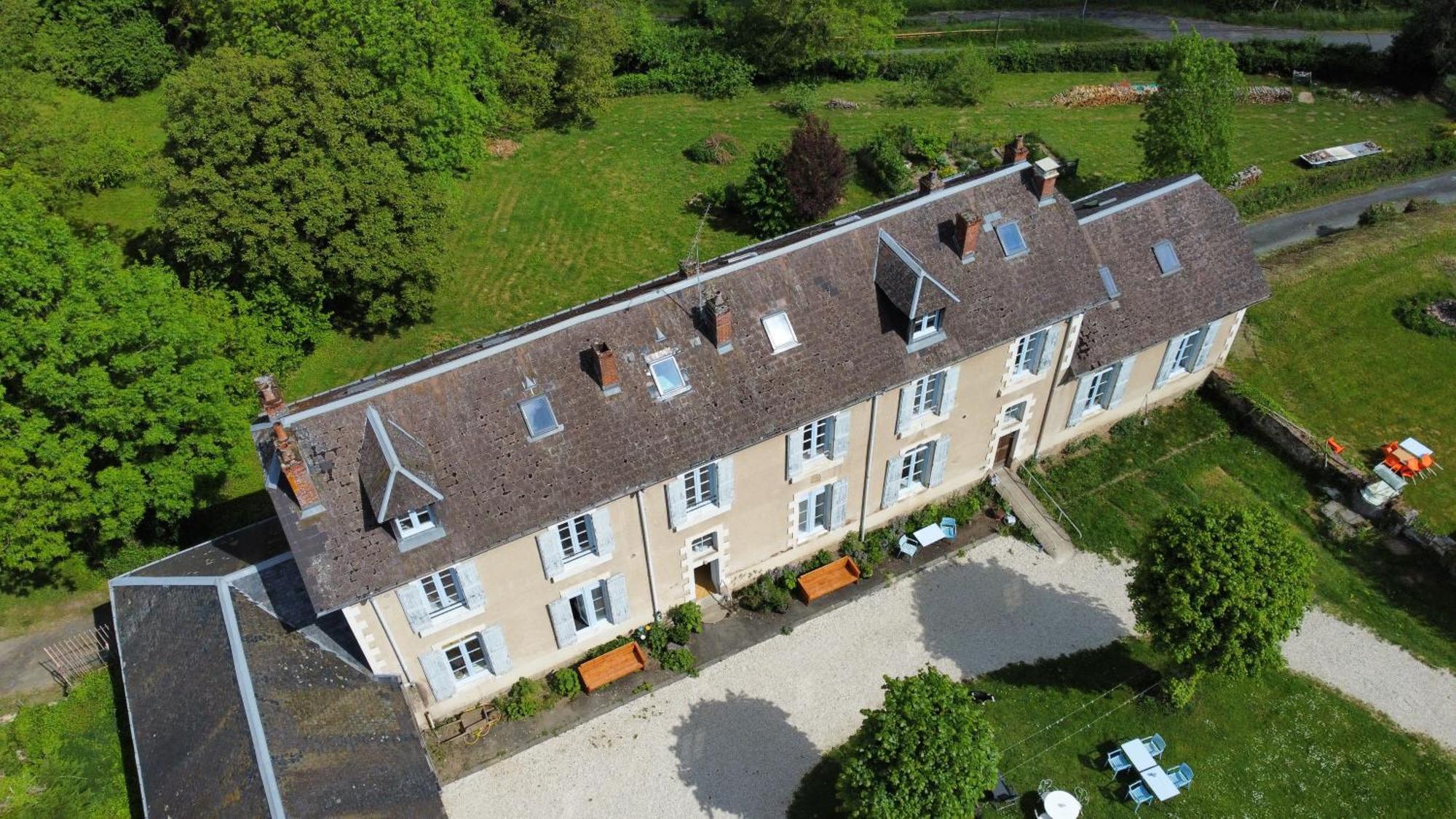 L' Ancienne Ecole Du Morvan Larochemillay Экстерьер фото