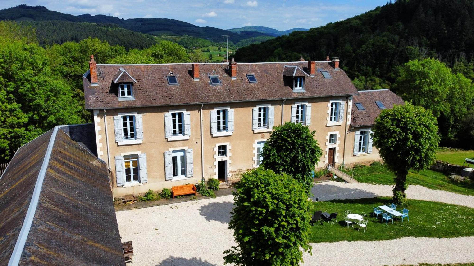 L' Ancienne Ecole Du Morvan Larochemillay Экстерьер фото